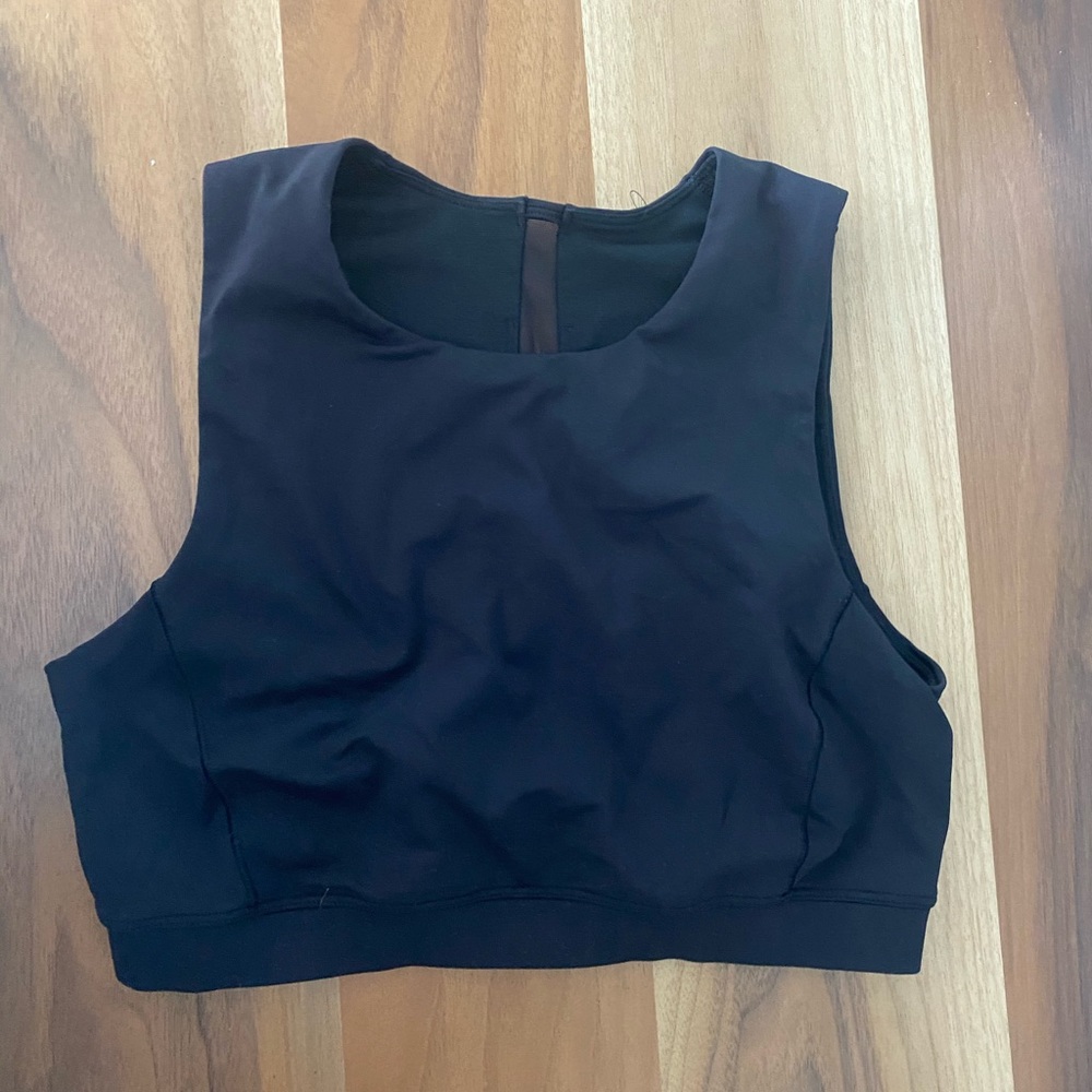 Lululemon black crop Tank/ sport bra size 6